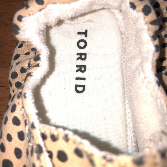 Torrid sz 7 wide sneaker NWT - Picture 10 of 10